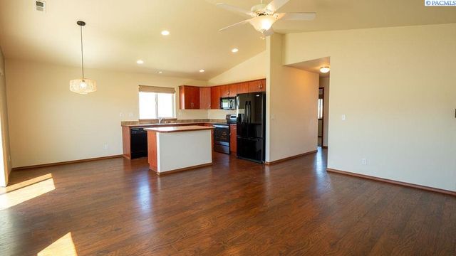 1608 Cactus Loop, Richland, WA 99352