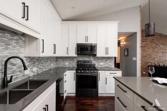 10820 Kathleen Court D, Palos Hills, IL 60465