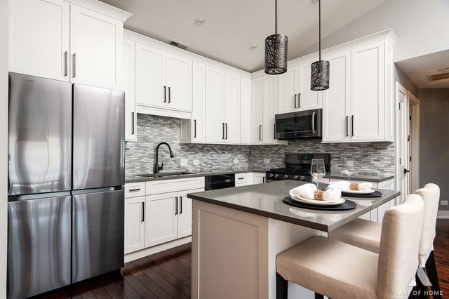 10820 Kathleen Court D, Palos Hills, IL 60465