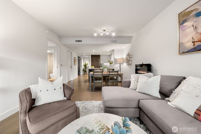 583 Battery Street #309N, Seattle, WA 98121