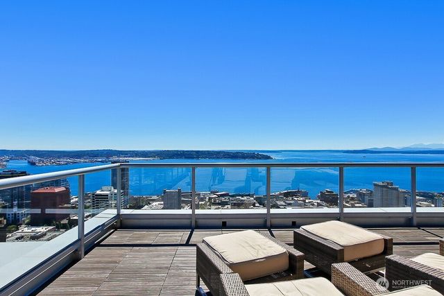 583 Battery Street #309N, Seattle, WA 98121