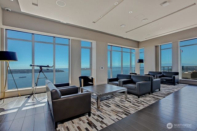 583 Battery Street #309N, Seattle, WA 98121