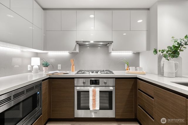 583 Battery Street #309N, Seattle, WA 98121