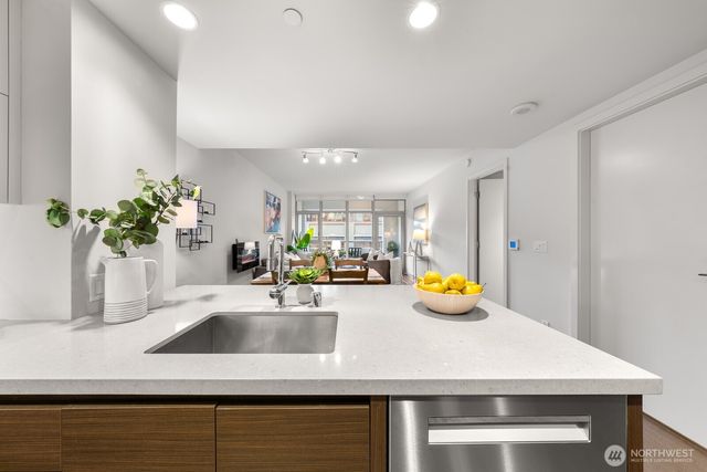 583 Battery Street #309N, Seattle, WA 98121