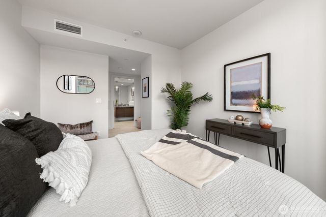 583 Battery Street #309N, Seattle, WA 98121