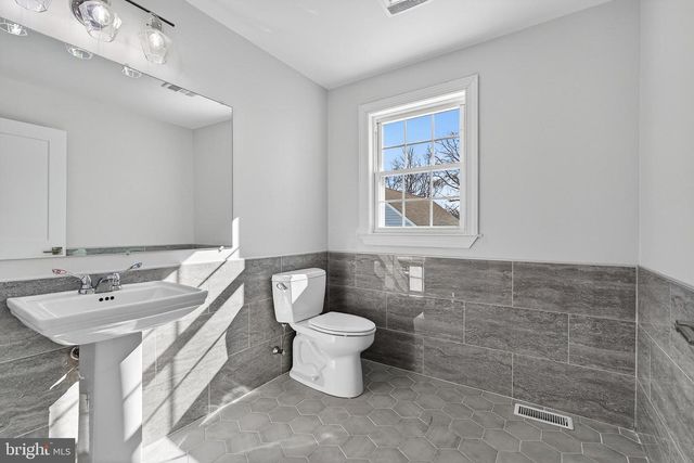 9511 BELAIR RD, Baltimore, MD 21236