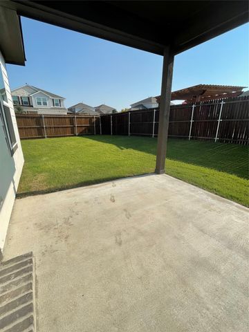 2074 Crosby Drive, Forney, TX 75126
