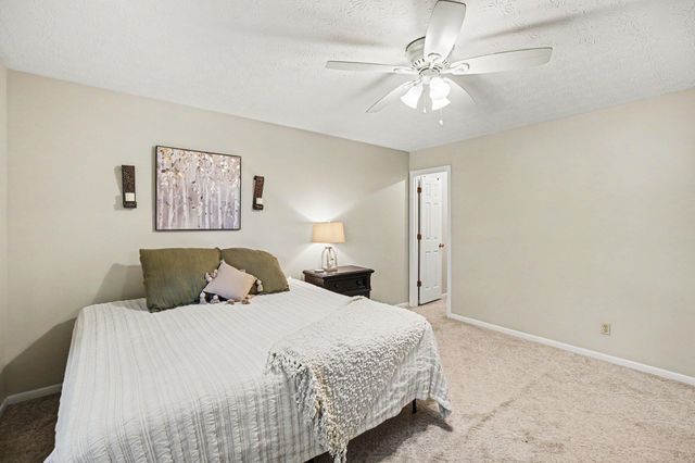 1749 Promontory Drive, Florence, KY 41042
