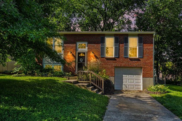 1749 Promontory Drive, Florence, KY 41042