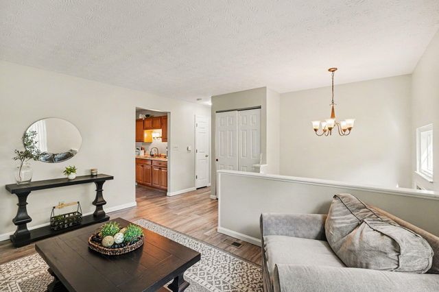 1749 Promontory Drive, Florence, KY 41042