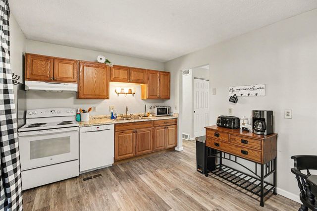 1749 Promontory Drive, Florence, KY 41042