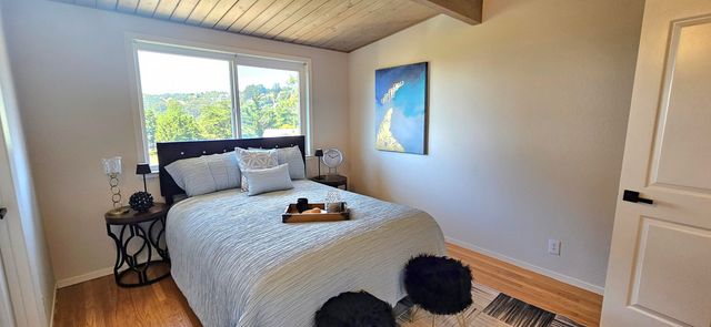 7030 Snake Rd, Oakland, CA 94611