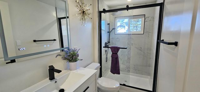 7030 Snake Rd, Oakland, CA 94611