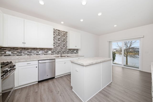 2017 Pembridge Lane, Joliet, IL 60431