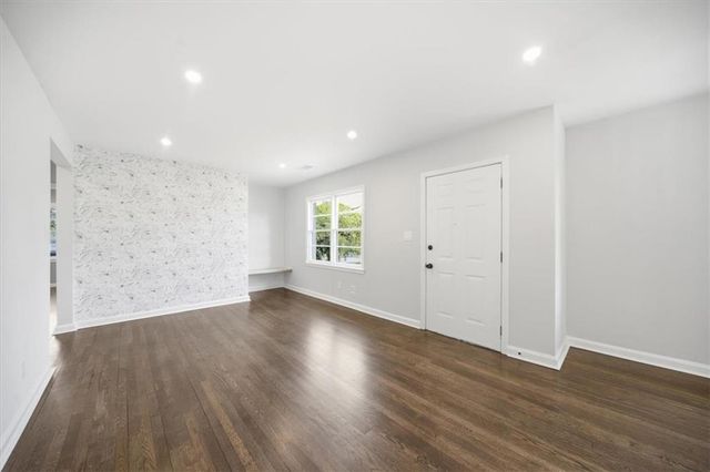 2283 Scotty Circle, Decatur, GA 30032