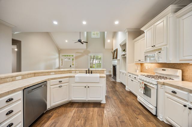 895 Ivy Lane, Rockwall, TX 75087