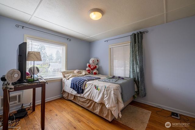 1427 E 3rd Street, Port Angeles, WA 98362