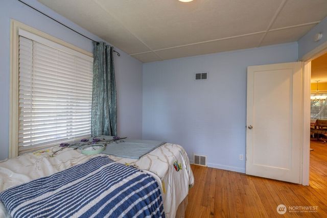 1427 E 3rd Street, Port Angeles, WA 98362