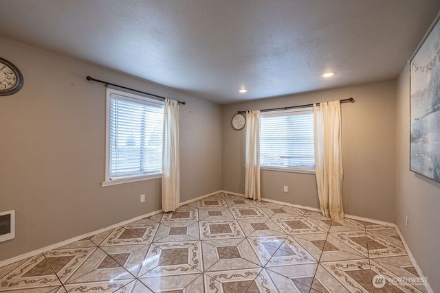 1427 E 3rd Street, Port Angeles, WA 98362