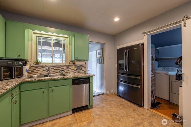 1427 E 3rd Street, Port Angeles, WA 98362