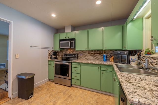 1427 E 3rd Street, Port Angeles, WA 98362