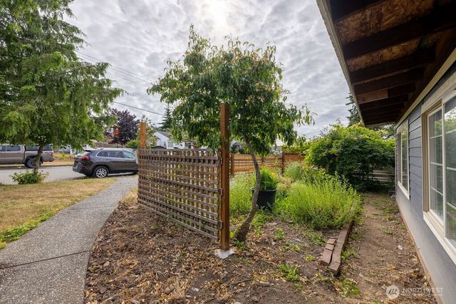 1427 E 3rd Street, Port Angeles, WA 98362