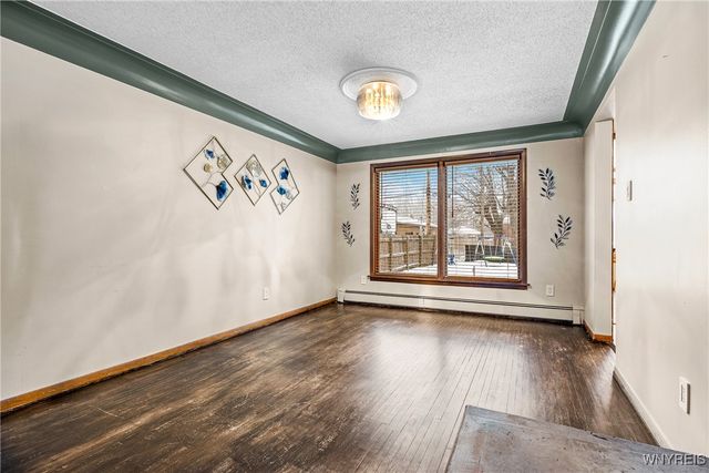 121 Elmsford Drive, West Seneca, NY 14224