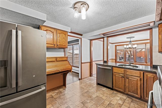 121 Elmsford Drive, West Seneca, NY 14224