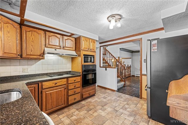 121 Elmsford Drive, West Seneca, NY 14224