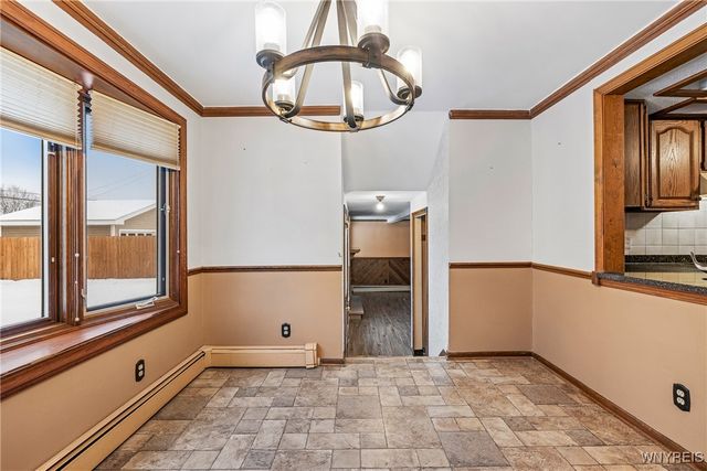 121 Elmsford Drive, West Seneca, NY 14224