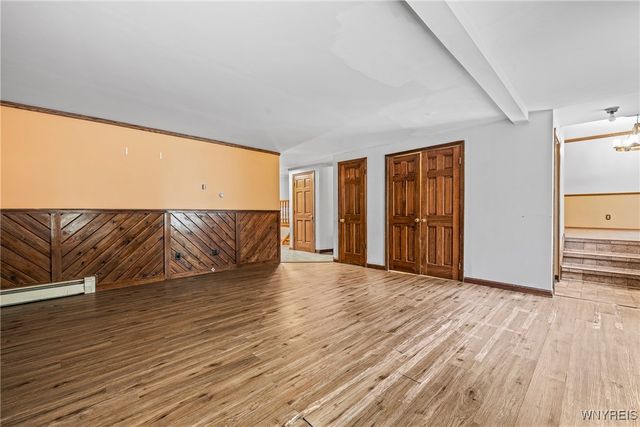 121 Elmsford Drive, West Seneca, NY 14224