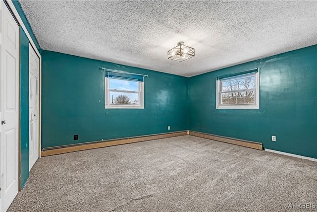 121 Elmsford Drive, West Seneca, NY 14224