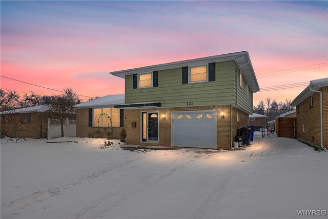 121 Elmsford Drive, West Seneca, NY 14224