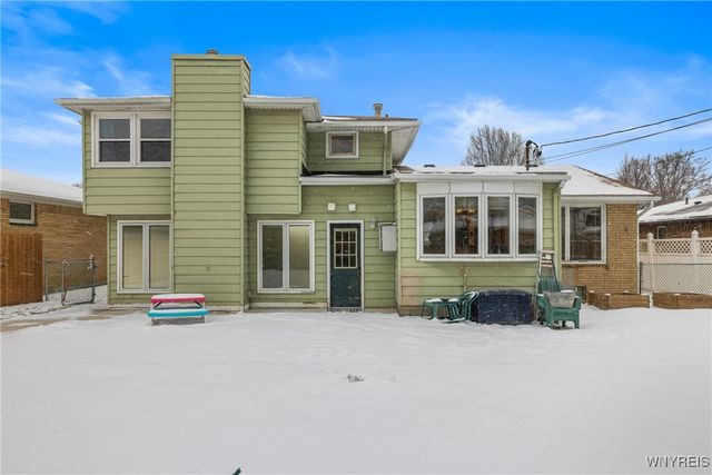 121 Elmsford Drive, West Seneca, NY 14224