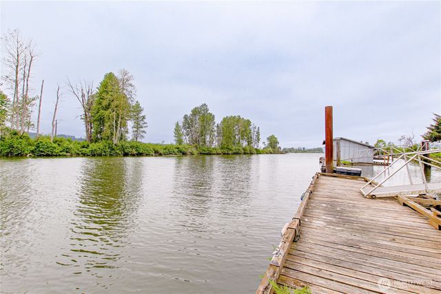 103 W Little Island Road, Cathlamet, WA 98612