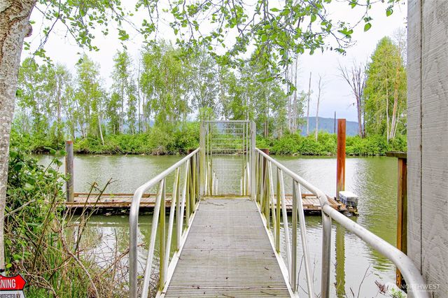 103 W Little Island Road, Cathlamet, WA 98612