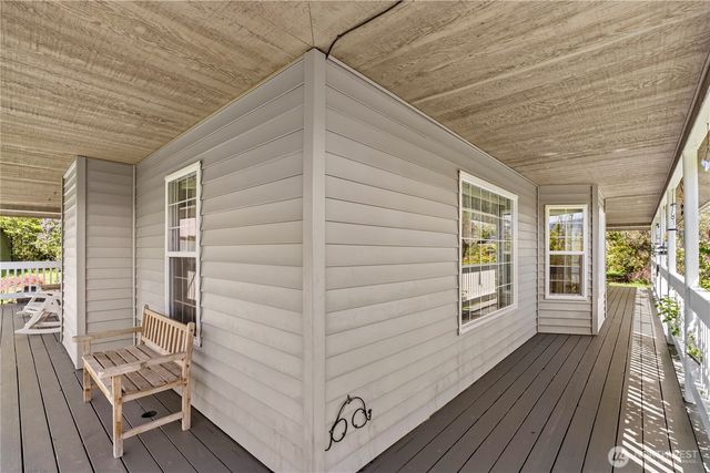 103 W Little Island Road, Cathlamet, WA 98612