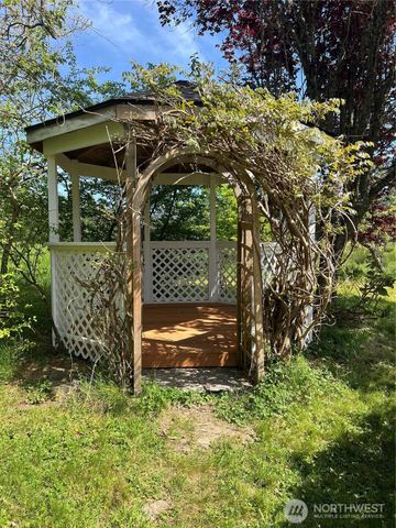 103 W Little Island Road, Cathlamet, WA 98612