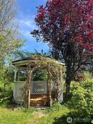 103 W Little Island Road, Cathlamet, WA 98612