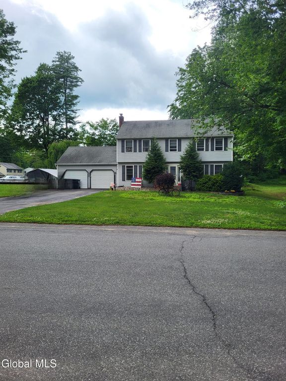 24 Rolling Hills Drive, Wilton, NY 12831
