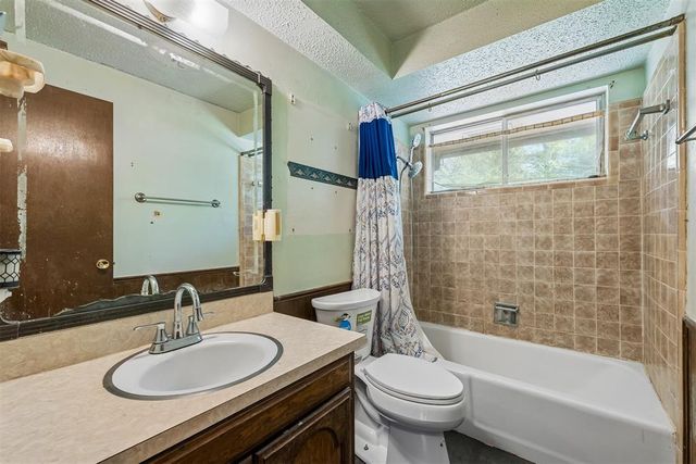 5224 S Briarwood Drive, Oklahoma City, OK 73135