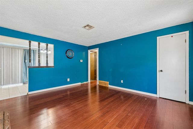 5224 S Briarwood Drive, Oklahoma City, OK 73135