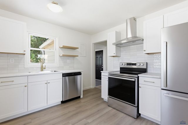3950 TWILIGHT DR, Rapid City, SD 57703