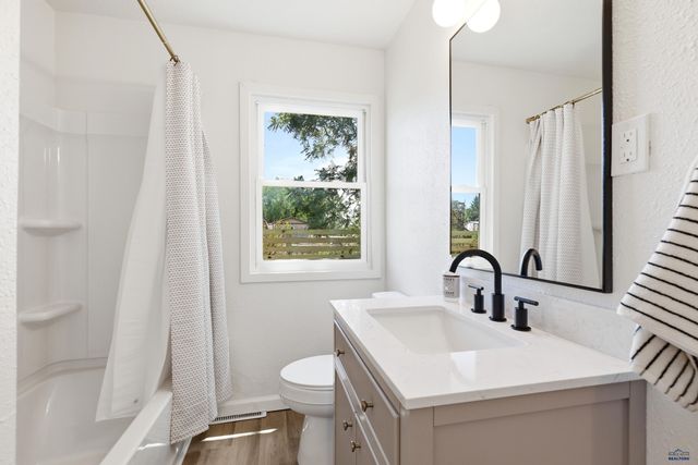 3950 TWILIGHT DR, Rapid City, SD 57703