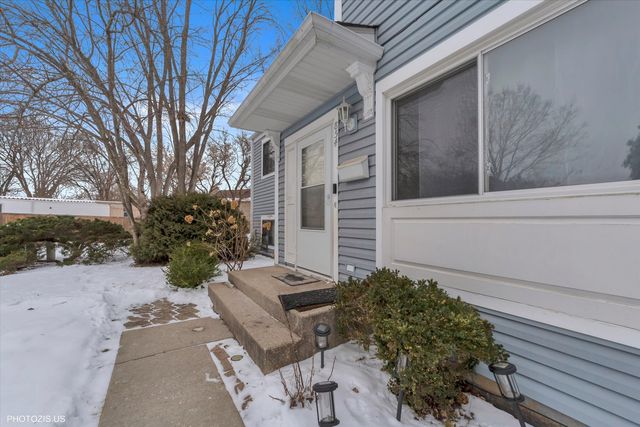 854 Cambridge Place 128C, Wheeling, IL 60090