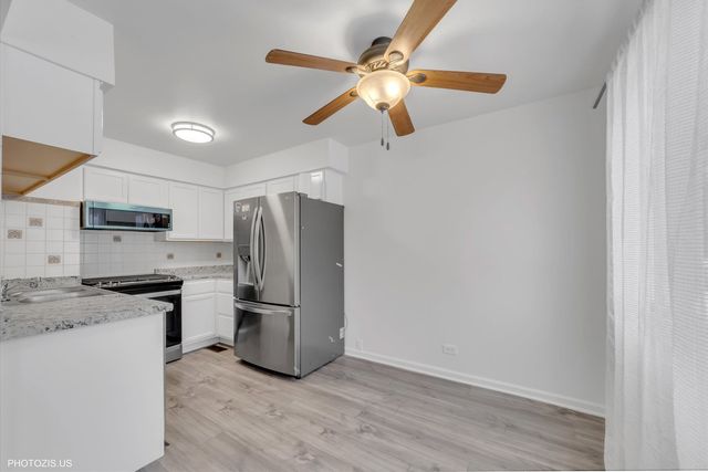 854 Cambridge Place 128C, Wheeling, IL 60090