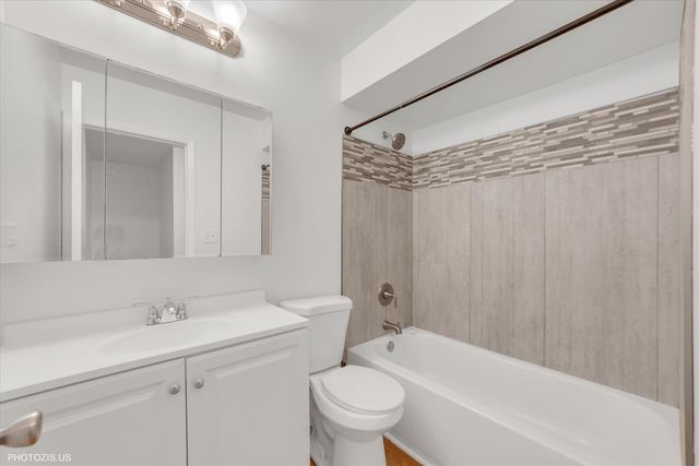 854 Cambridge Place 128C, Wheeling, IL 60090