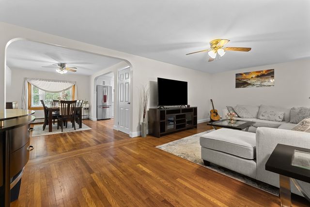 21 William Ward, Uxbridge, MA 01569