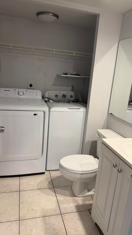 882 Springdale Circle 88-b, Palm Springs, FL 33461