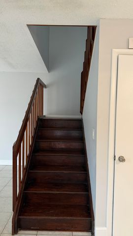 882 Springdale Circle 88-b, Palm Springs, FL 33461